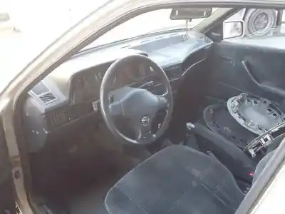 Sloopvoertuig opel kadett e gls berlina van het jaar 1991 aangedreven 16sv