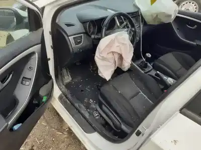 Veículo de Sucata hyundai i30 (gd) classic do ano 2012 alimentado d4fc