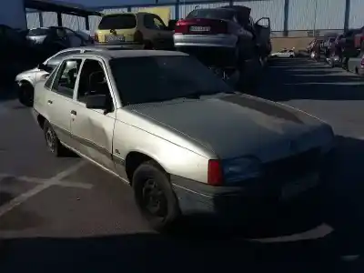 Veículo de Sucata opel kadett e gl berlina do ano 1989 alimentado c14nz