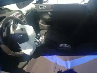 Scrapping Vehicle peugeot 307 cc (s1) 2.0 of the year 2004 powered rfnew10j4