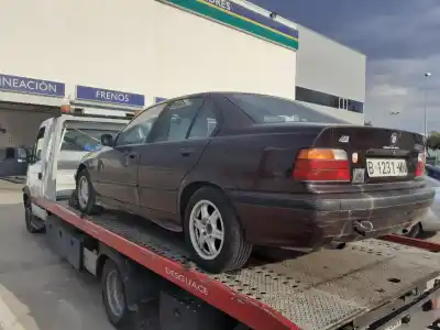 Veículo de Sucata bmw serie 3 berlina (e36) 320i do ano 1991 alimentado 206s1