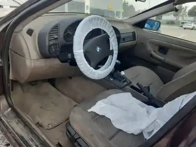Veículo de Sucata bmw serie 3 berlina (e36) 320i do ano 1991 alimentado 206s1