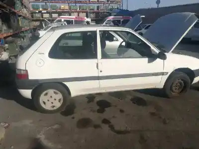 Veículo de Sucata citroen saxo 1.5 diesel do ano 2001 alimentado vjx