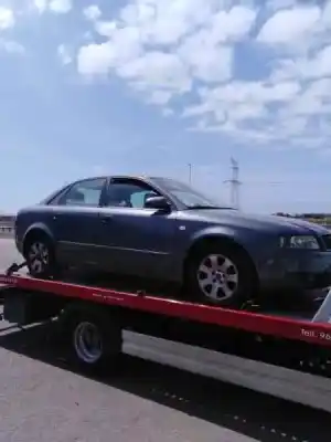 Veículo de Sucata audi a4 berlina (8e) 1.8 t sport edition do ano 2002 alimentado avj