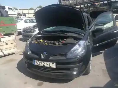 Veicolo di demolizione renault clio iii exception dell'anno 2007 alimentato m4ra7