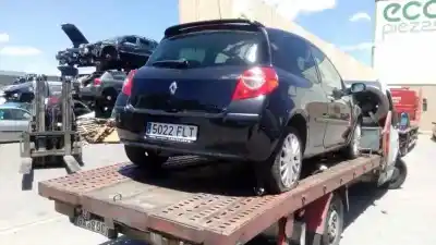 Veicolo di demolizione renault clio iii exception dell'anno 2007 alimentato m4ra7