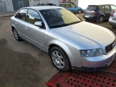 Veículo de Sucata AUDI A4 BERLINA (8E) 2.5 V6 24V TDI CAT (AYM) do ano 2002 alimentado AYM