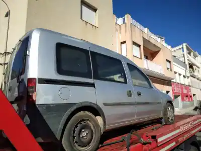 Veículo de Sucata opel combo familiar do ano 2003 alimentado y17dtl