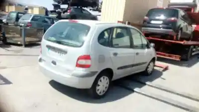 Véhicule à la ferraille renault scénic i monospace (ja0/1_, fa0_) 1.9 dti (ja1u) de l'année 2001 alimenté f9q744