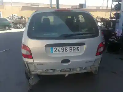 Véhicule à la ferraille renault scénic i monospace (ja0/1_, fa0_) 1.9 dti (ja1u) de l'année 2001 alimenté f9q744