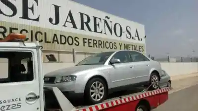 Veículo de Sucata audi a4 berlina (8e) 2.0 fsi do ano 2003 alimentado awa