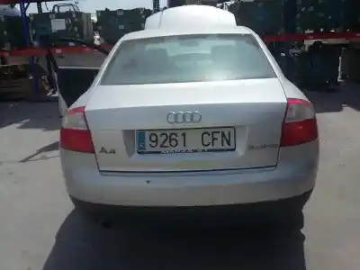 Veículo de Sucata audi a4 berlina (8e) 2.0 fsi do ano 2003 alimentado awa