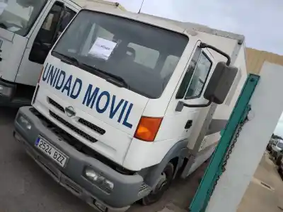 Veicolo di demolizione NISSAN ATLEON 120 ATLEON 120 dell'anno 2002 alimentato BD30