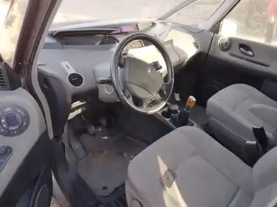 Scrapping Vehicle renault espace iv (jk0) authentique of the year 2006 powered f9q820