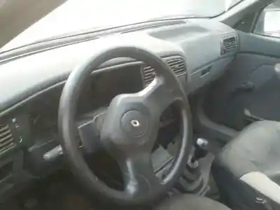 Veicolo di demolizione renault 19 (b/c/l53) * dell'anno 1992 alimentato e6j