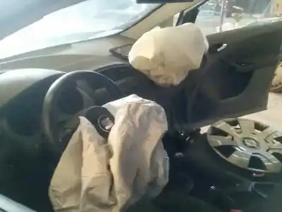 Sloopvoertuig seat toledo (5p2) 1.9 tdi van het jaar 2004 aangedreven bjb