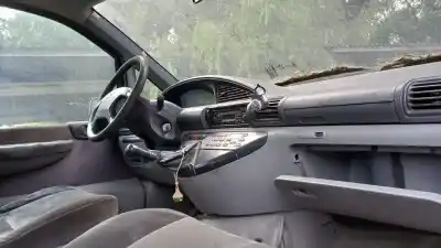 Veículo de Sucata peugeot 806 st do ano 2001 alimentado rhz