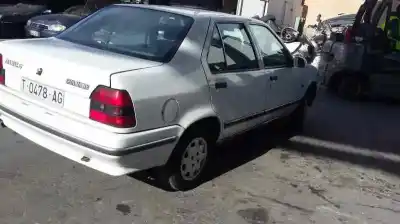Véhicule à la ferraille RENAULT 19 (B/C/L53)  de l'année 1991 alimenté E6J