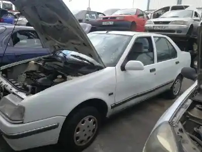 Véhicule à la ferraille renault 19 (b/c/l53)  de l'année 1991 alimenté e6j