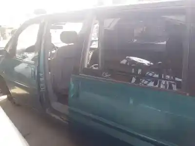 Sloopvoertuig peugeot 806 srdt van het jaar 1996 aangedreven dhx