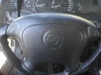 Veículo de Sucata opel omega b cd familiar do ano 1994 alimentado x20xev