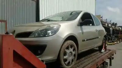 Veicolo di demolizione renault clio iii authentique dell'anno 2007 alimentato d4f740