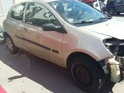 Veicolo di demolizione renault clio iii authentique dell'anno 2007 alimentato d4f740