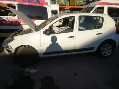 Veículo de Sucata dacia sandero ambiance do ano 2009 alimentado d4f732