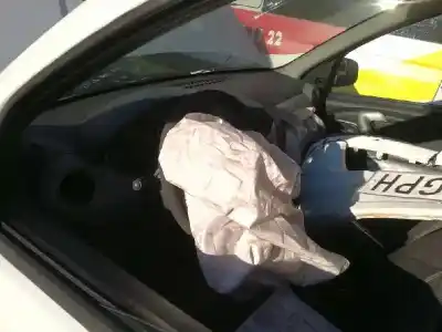 Veículo de Sucata dacia sandero ambiance do ano 2009 alimentado d4f732