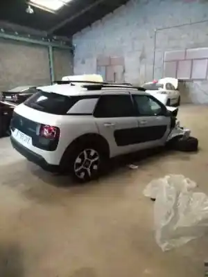 Veículo de Sucata citroen c4 cactus feel do ano 2017 alimentado hm01