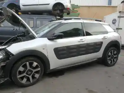 Veículo de Sucata citroen c4 cactus feel do ano 2017 alimentado hm01