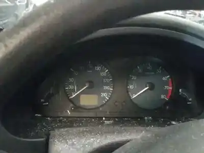 Veículo de Sucata citroen saxo 1.1 sx do ano 2002 alimentado hfx