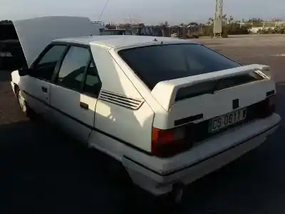 Véhicule à la ferraille citroen bx berlina trd turbo tecnic de l'année 1990 alimenté a8a(xud7te)