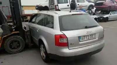 Veículo de Sucata AUDI A4 AVANT (8E) 2.5 TDI Quattro (132kW) do ano 2004 alimentado BAU