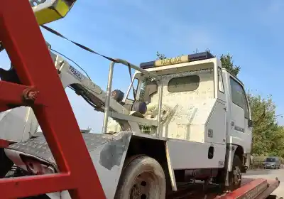 Veicolo di demolizione nissan cabstar e tl35-1 dell'anno 2001 alimentato bd30d