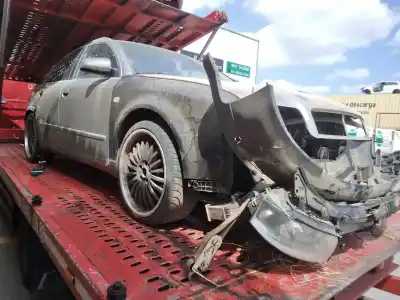 Veículo de Sucata audi a4 avant (8e) 2.5 tdi (120kw) do ano 2003 alimentado bfc