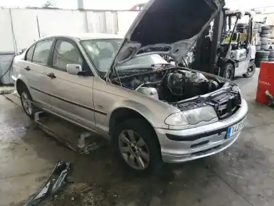 Vehicul casat bmw serie 3 berlina (e46) 320d al anului 2000 alimentat 204d1