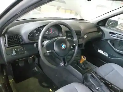 Vehicul casat bmw serie 3 berlina (e46) 320d al anului 2000 alimentat 204d1
