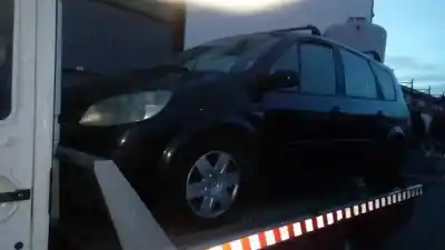 Scrapping Vehicle RENAULT SCENIC II (JM) 1.9 Grand Confort Authentique [1.9 Ltr. - 88 kW dCi Diesel] of the year 2005 powered F9QD8