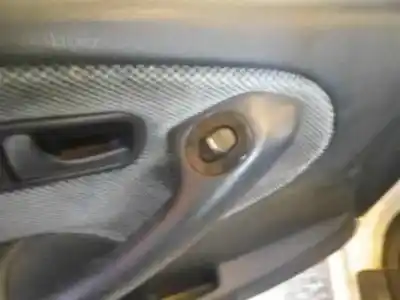 Véhicule à la ferraille nissan primera berl./familiar (p10/w10) slx berlina (p10) de l'année 1992 alimenté sr20di