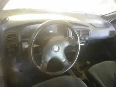 Véhicule à la ferraille nissan primera berl./familiar (p10/w10) slx berlina (p10) de l'année 1992 alimenté sr20di