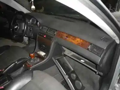 Sloopvoertuig audi allroad quattro (4b5) 2.7 t van het jaar 2001 aangedreven are