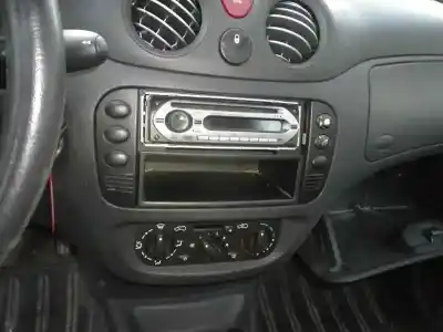 Veículo de Sucata citroen c3 1.1 collection do ano 2003 alimentado hfx