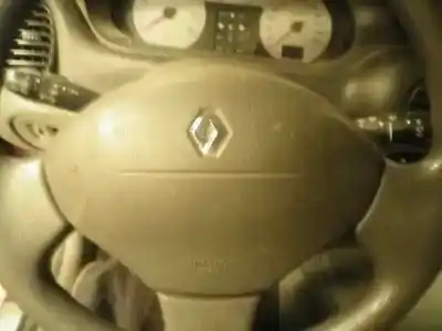 Veicolo di demolizione renault scenic (ja..) 1.6 16v authentique (ja0b/11) dell'anno 2002 alimentato k4ma7