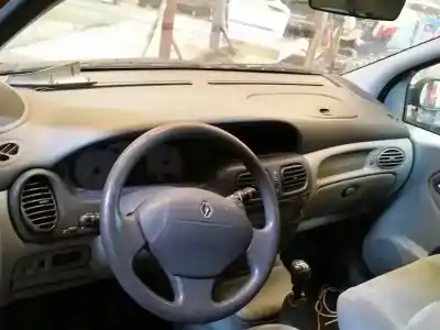 Veicolo di demolizione renault scenic (ja..) 1.6 16v authentique (ja0b/11) dell'anno 2002 alimentato k4ma7