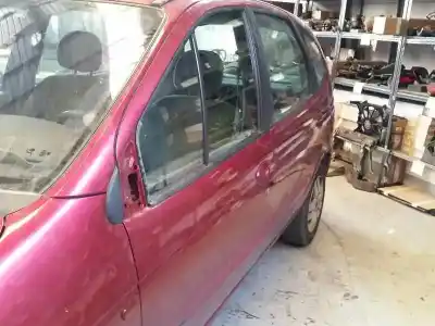Veicolo di demolizione renault scenic (ja..) 1.6 16v authentique (ja0b/11) dell'anno 2002 alimentato k4ma7
