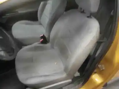 Здавання транспортного засобу renault   року 2002 потужний d7fg7