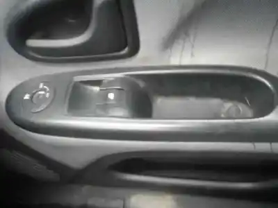 Здавання транспортного засобу renault   року 2002 потужний d7fg7