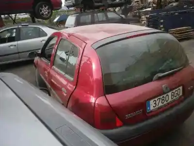 Здавання транспортного засобу renault   року 2001 потужний 