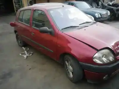 Здавання транспортного засобу renault   року 2001 потужний 